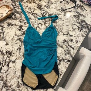 Women’s swim suit one piece